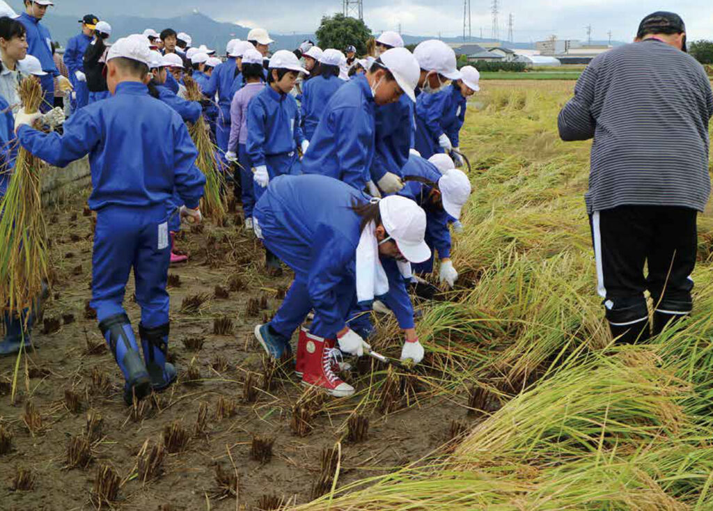 子どもたちと「食と農」を学ぶ体験 朝陽小学校の児童たち